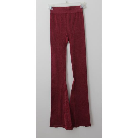 No Boundaries Womens Seamless Scoop Cropped Tank and Flare Leggings 2-Piece NWT - Picture 7 of 9